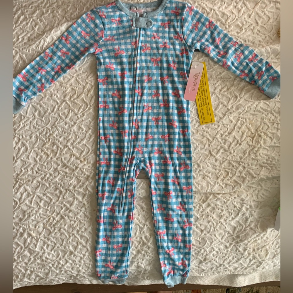 Mon Petit 4T bow one piece pajamas